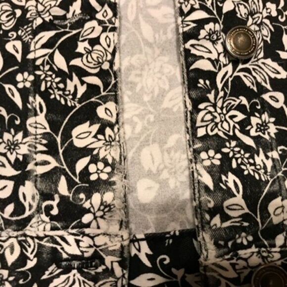 Charter Club Black and White floral Jacket - Picture 4 of 6